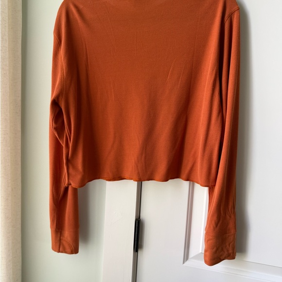 Athleta Rust Long-Sleeve Cropped Tee - Picture 3 of 3